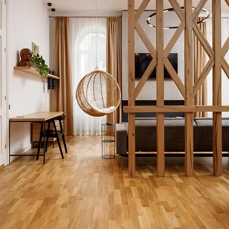 Ka'yana - Restored Luxury In The Heart Of The Old Town, Near Black Church, Council Sq Апартаменти
