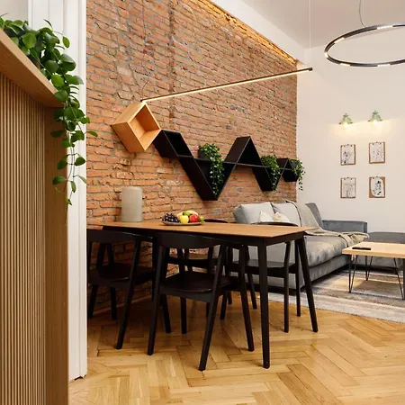 Ka'yana - Restored Luxury In The Heart Of The Old Town, Near Black Church, Council Sq