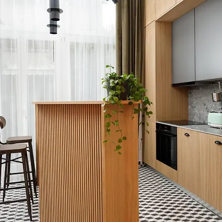 Апартаменты Ka'yana - Restored Luxury In The Heart Of The Old Town, Near Black Church, Council Sq Брашов