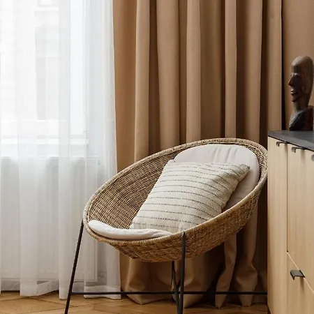 Апартаменты Ka'yana - Restored Luxury In The Heart Of The Old Town, Near Black Church, Council Sq *