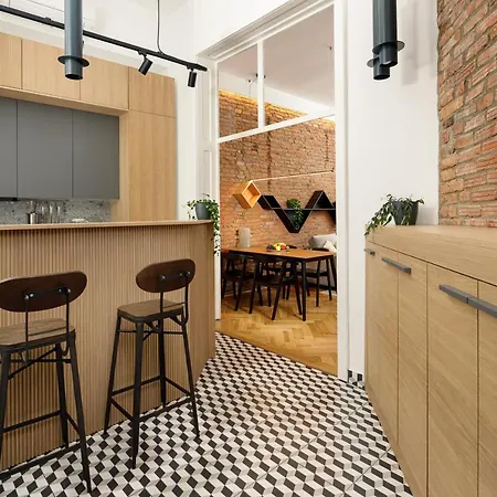 Апартаменты Ka'yana - Restored Luxury In The Heart Of The Old Town, Near Black Church, Council Sq