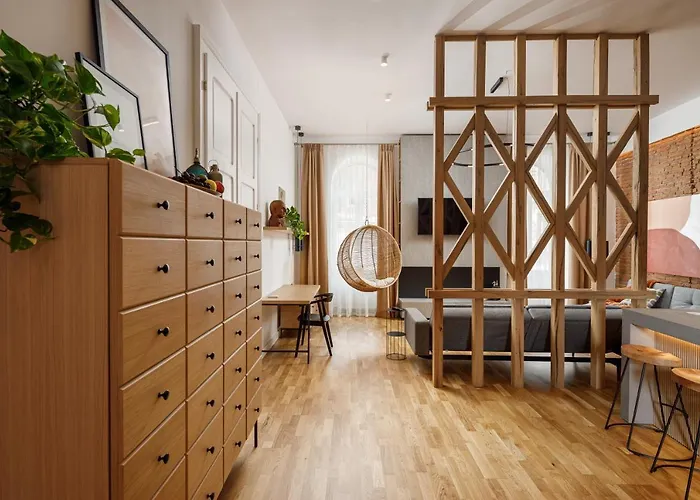 Ka'yana - Restored Luxury In The Heart Of The Old Town, Near Black Church, Council Sq Apartment *